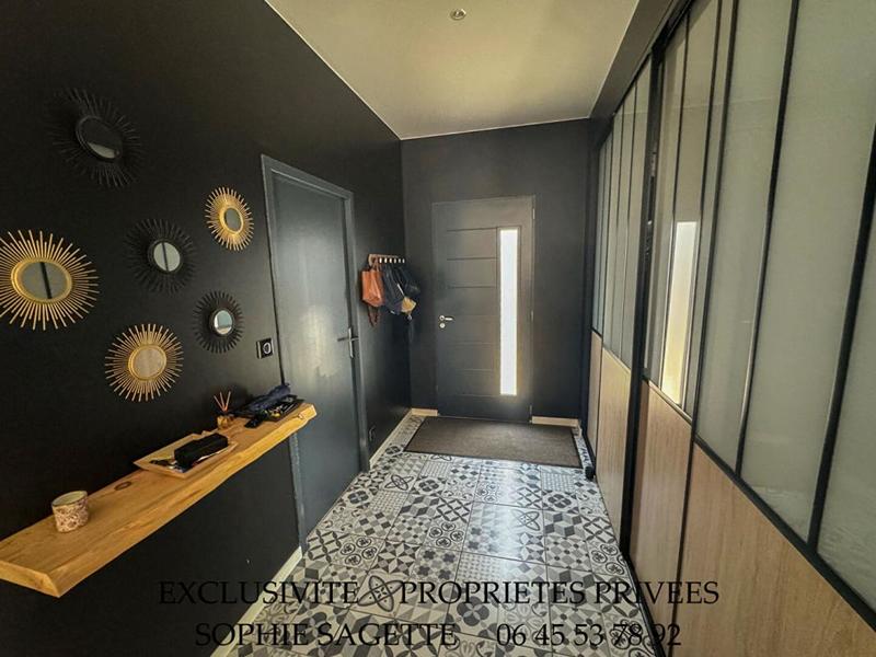 Maison - 257 m² - 8 pièces