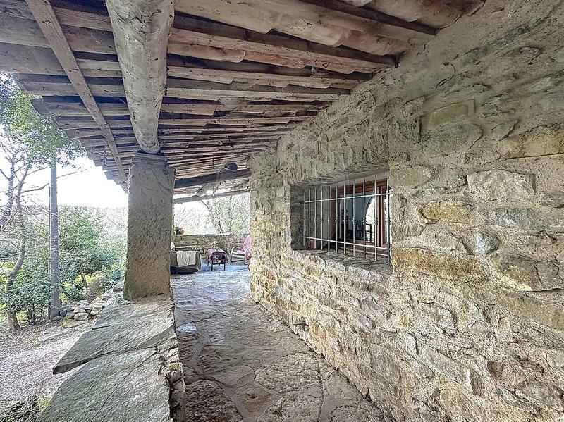 Maison - 243 m² - 8 pièces