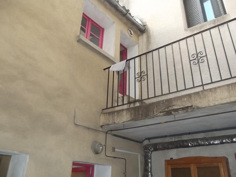 Maison - 220 m² - 8 pièces