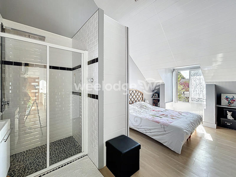 Villa - 200 m² - 7 pièces