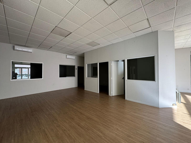 Local commercial - 159 m² - 5 pièces