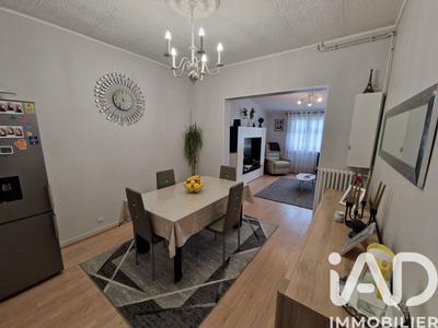 Maison - 98 m² - 5 pièces