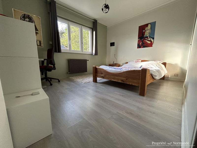 Maison - 280 m² - 8 pièces