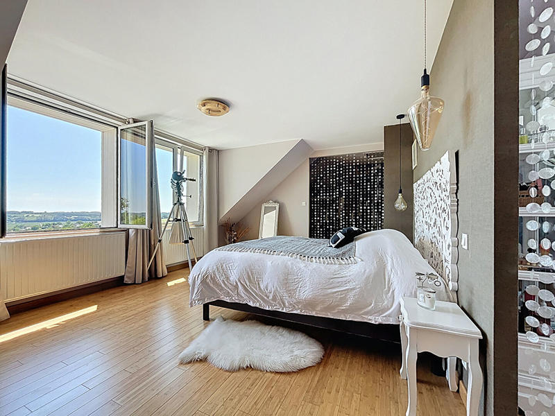 Maison - 408 m² - 11 pièces