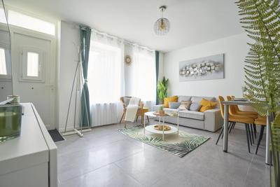 Maison - 96 m² - 6 pièces