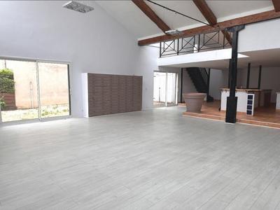 Maison - 255 m² - 5 pièces