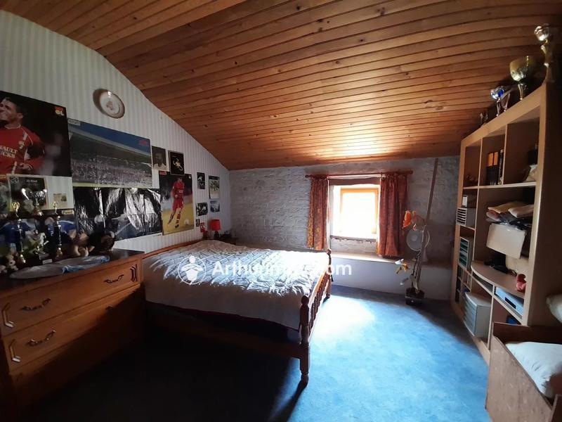 Maison - 203 m² - 6 pièces