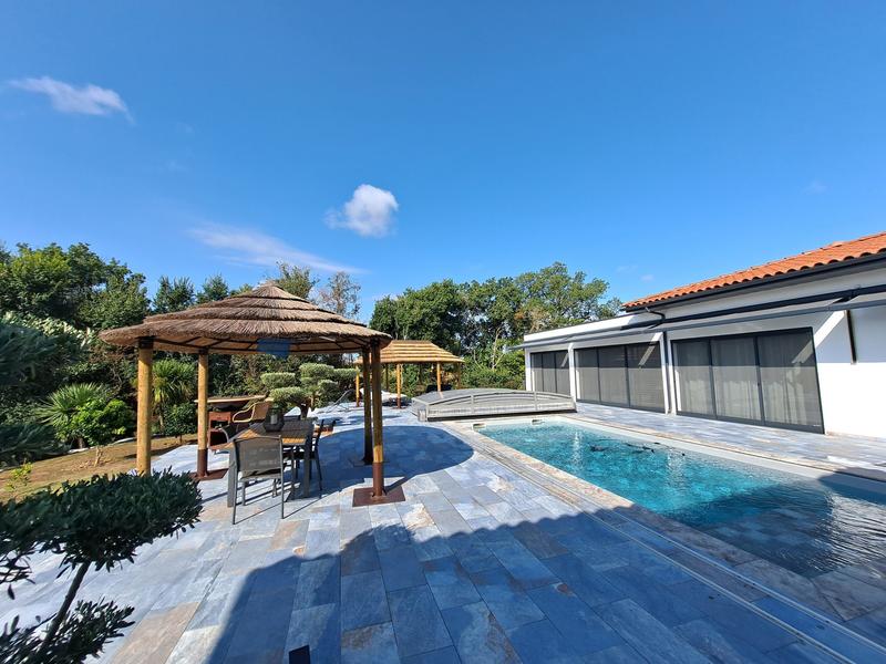 Maison - 206 m² - 6 pièces