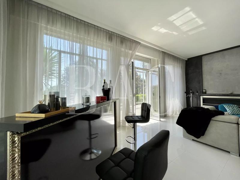 Appartement - 230 m² - 6 pièces