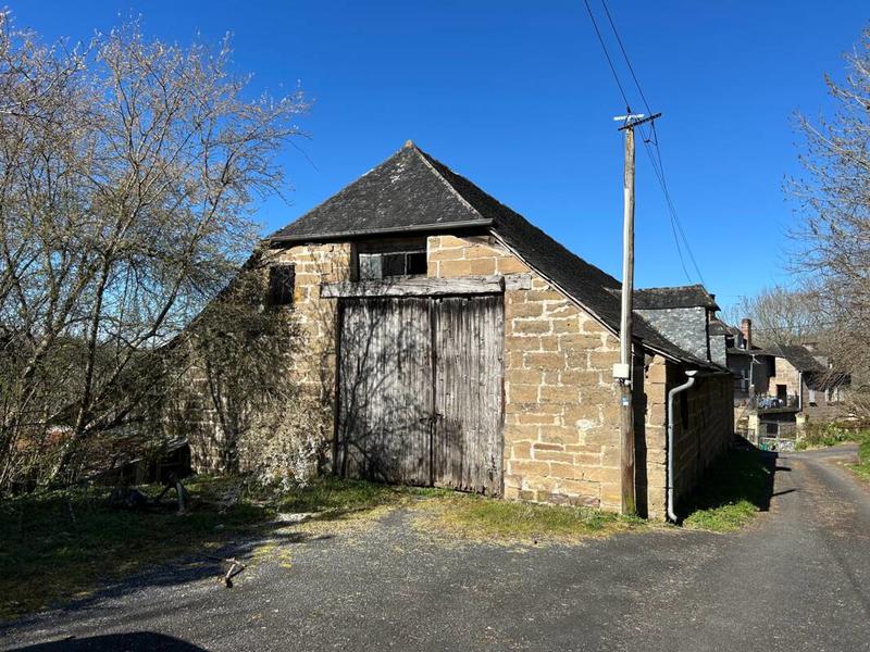 Grange - 300 m² - 1 pièce