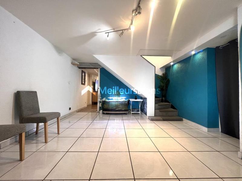 Maison - 171 m² - 8 pièces