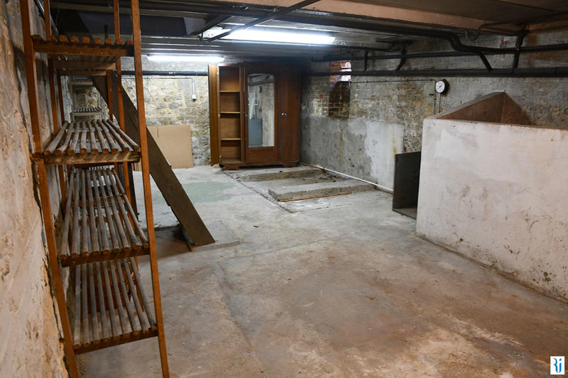 Maison - 187 m² - 9 pièces