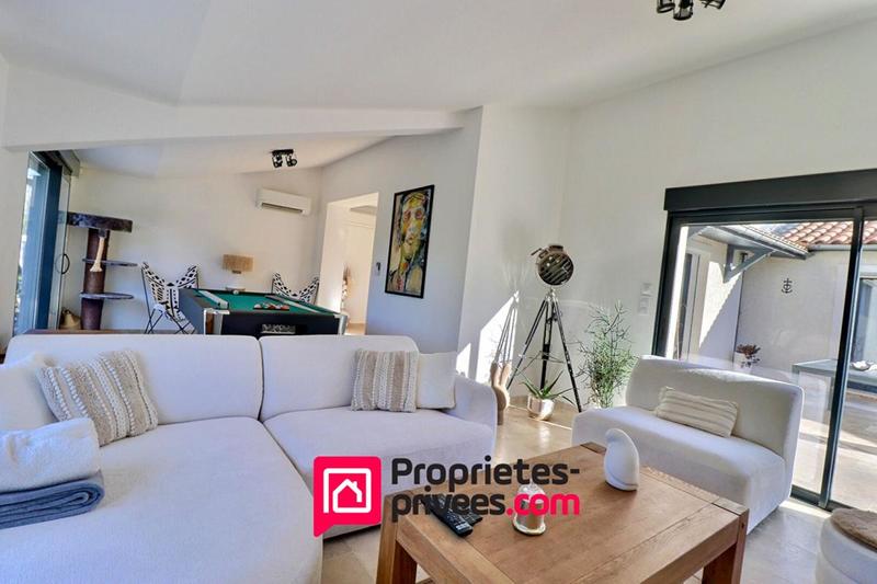 Villa - 222 m² - 10 pièces