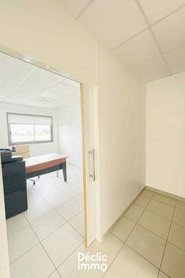 Bureau - 75 m² - 3 pièces