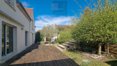 Maison - 197 m² - 6 pièces