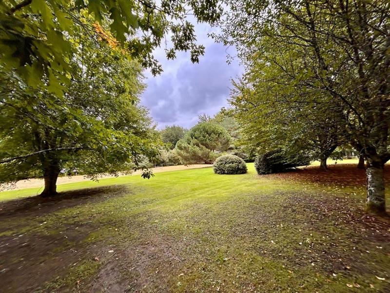 Maison - 270 m² - 8 pièces