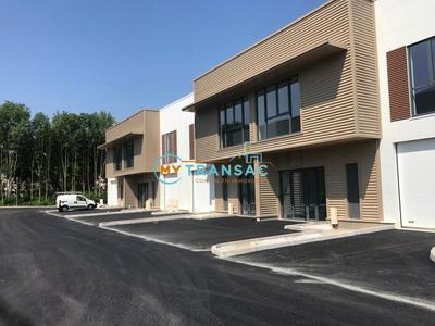 Local d'activité / Entrepôt - 221 m²