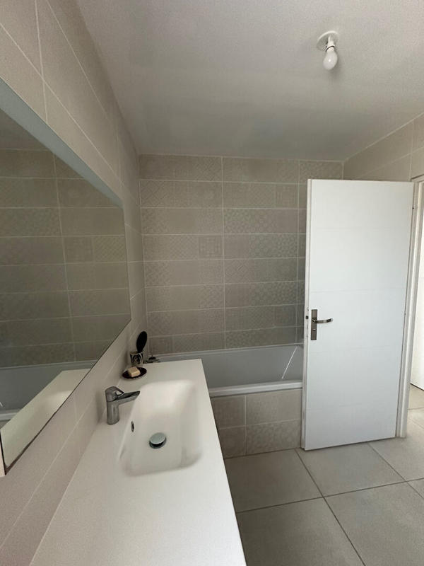 Villa - 100 m² - 5 pièces