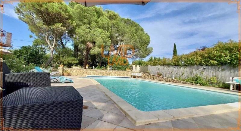 Villa - 176 m² - 7 pièces