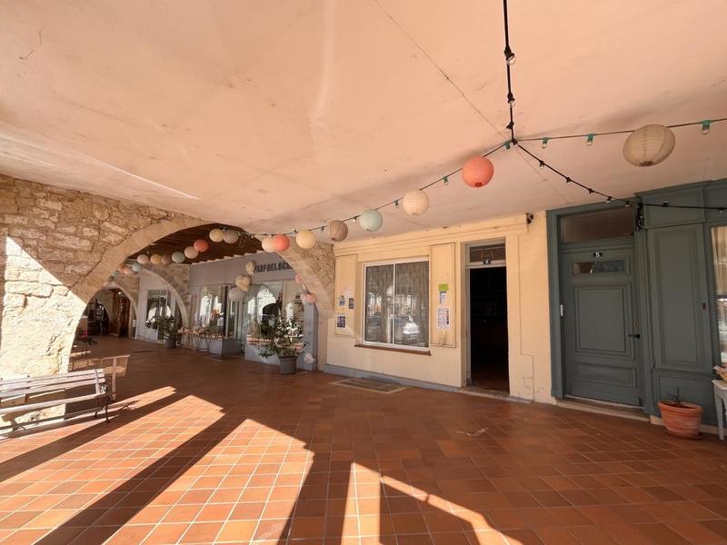 Maison de ville - 254 m² - 7 pièces