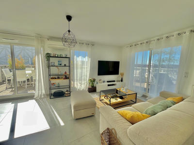 Appartement - 101 m² - 4 pièces