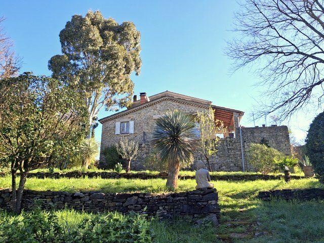 Maison - 198 m² - 8 pièces