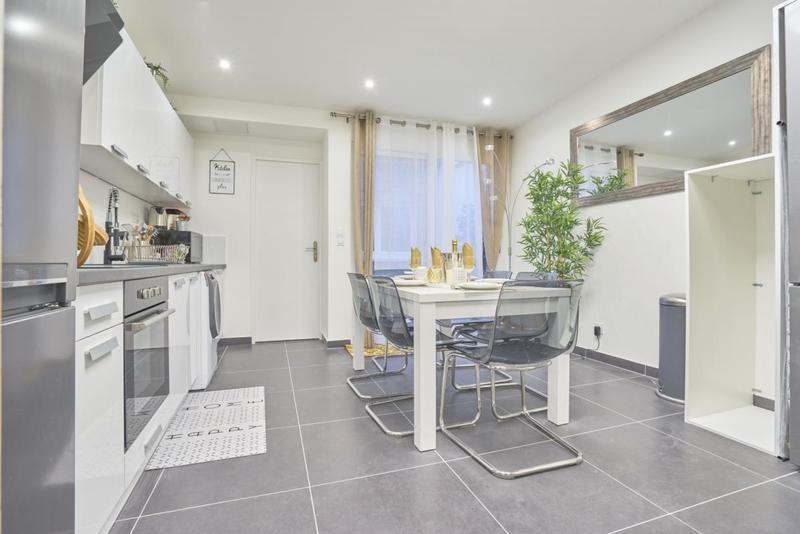 Maison - 104 m² - 7 pièces