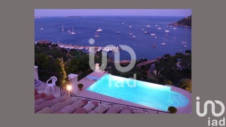 Maison - 250 m² - 7 pièces