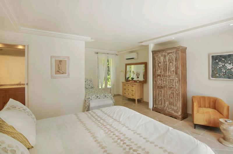 Villa - 262 m² - 6 pièces