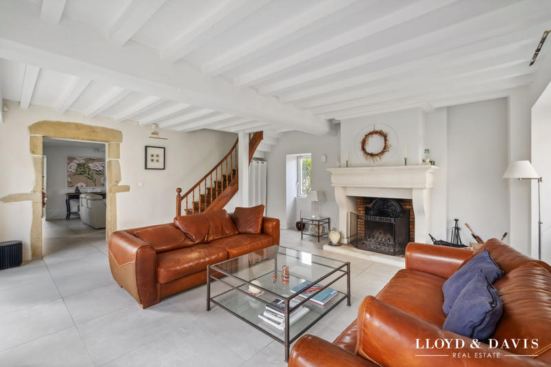 Maison - 280 m² - 9 pièces