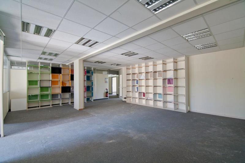 Bureau - 473 m²
