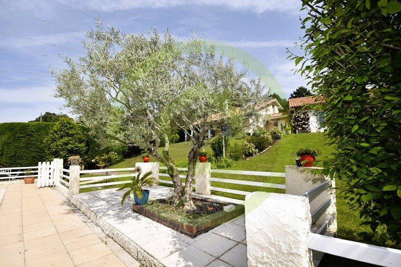 Maison - 180 m² - 5 pièces