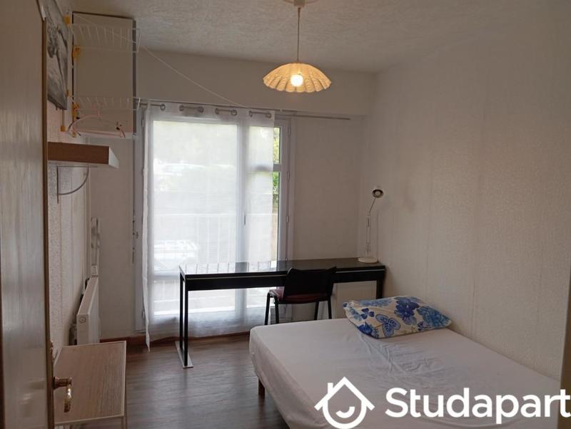 Chambre - 11 m² - 1 pièce