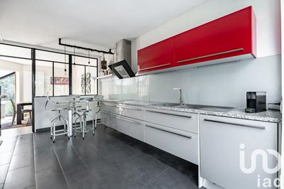 Maison - 221 m² - 7 pièces