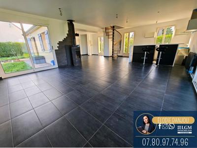 Maison - 110 m² - 4 pièces