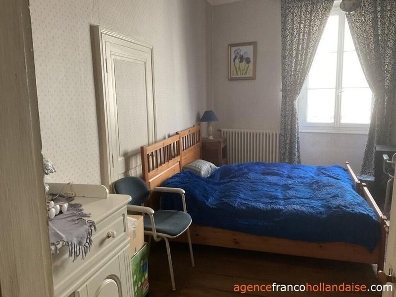Maison chambre d'hôtes - 285 m² - 8 pièces