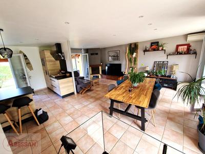 Maison - 93 m² - 5 pièces