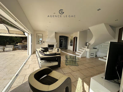 Villa - 317 m² - 7 pièces