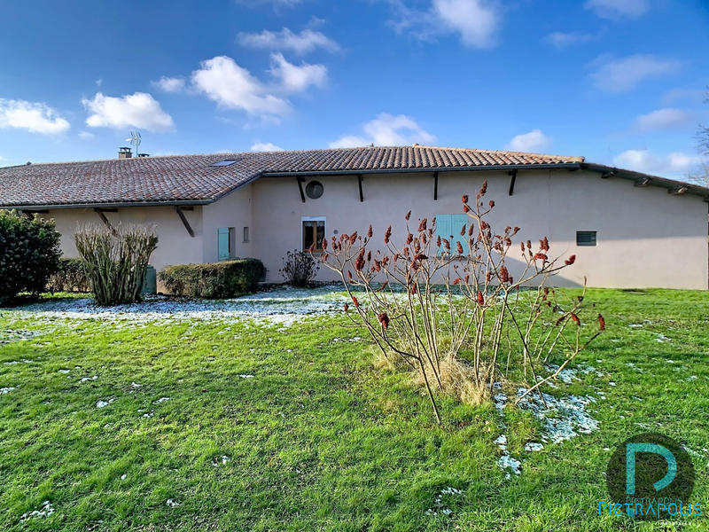 Maison - 201 m² - 8 pièces