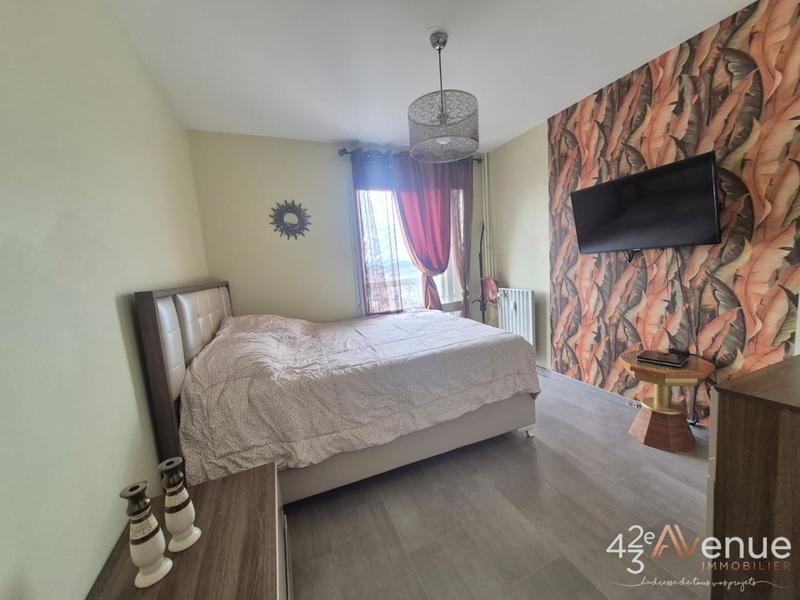 Appartement - 80 m² - 4 pièces