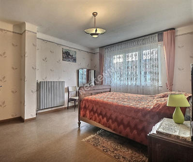 Maison - 208 m² - 8 pièces