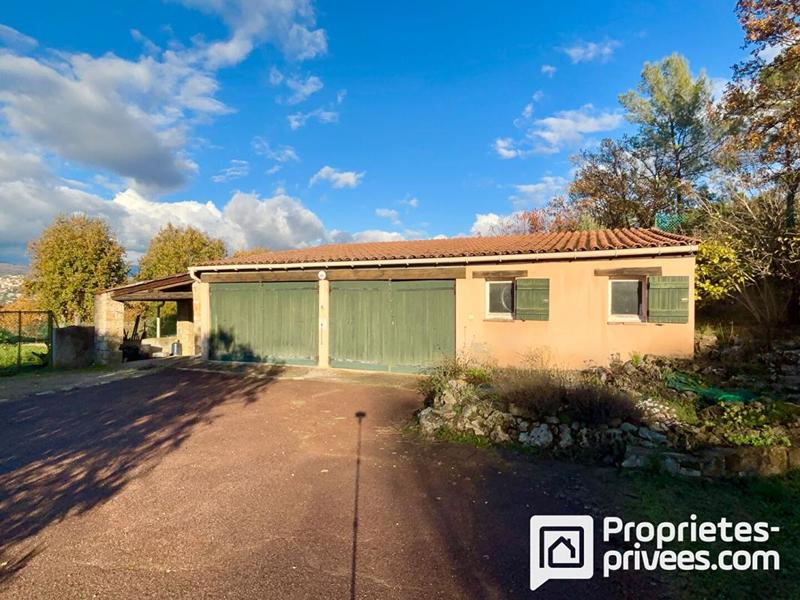 Maison - 230 m² - 7 pièces