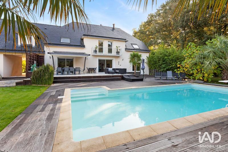 Maison - 283 m² - 8 pièces