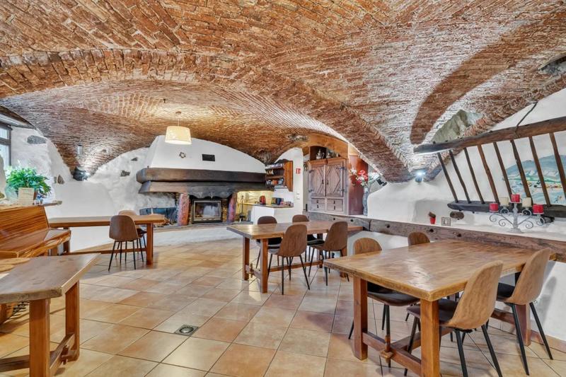 Maison chambre d'hôtes - 438 m² - 12 pièces