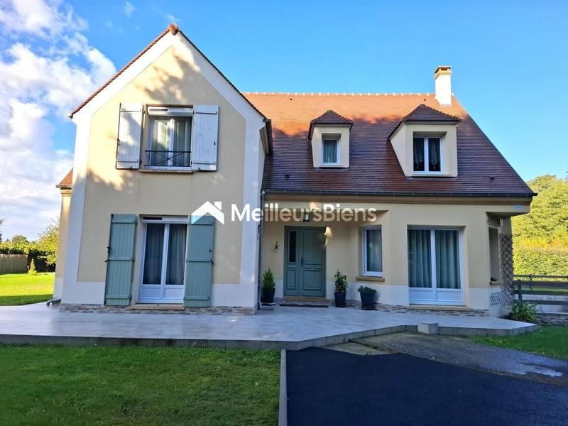 Maison traditionnelle - 186 m² - 8 pièces