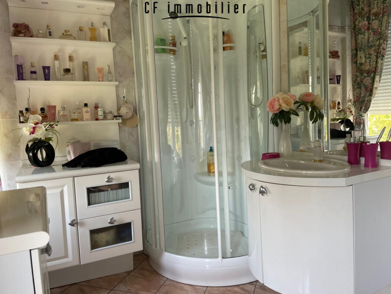 Maison - 180 m² - 8 pièces