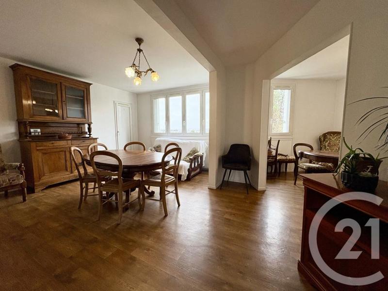 Appartement - 107 m² - 6 pièces