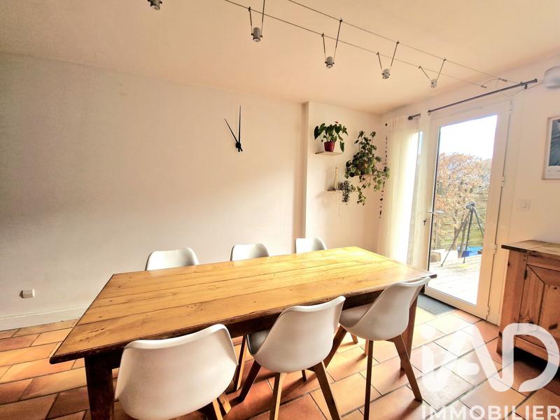 Maison - 94 m² - 7 pièces