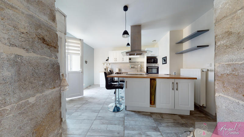 Maison - 203 m² - 8 pièces