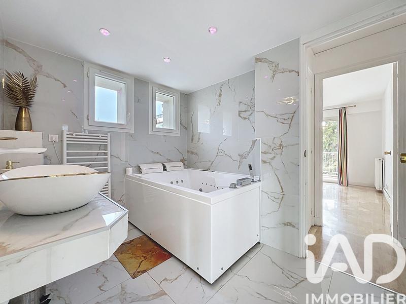 Appartement - 97 m² - 4 pièces